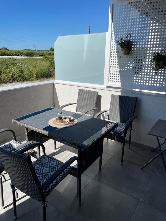 Asterias Apartment Néa Péramos Exterior foto