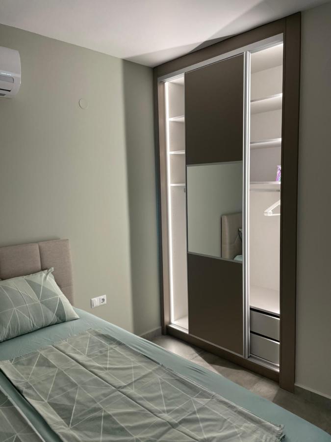 Asterias Apartment Néa Péramos Exterior foto
